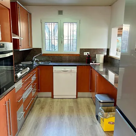 Casa de Férias Casa Amb Piscina I Jardí A Per 6 Persones Palamós