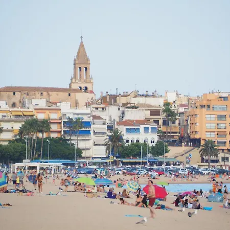 Holiday home Casa Amb Piscina I Jardi A Per 6 Persones *