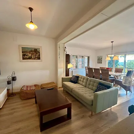 Casa Amb Piscina I Jardi A Per 6 Persones Holiday home Palamos