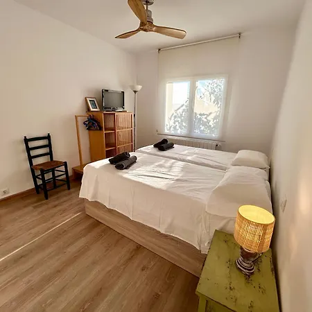 Casa Amb Piscina I Jardi A Per 6 Persones